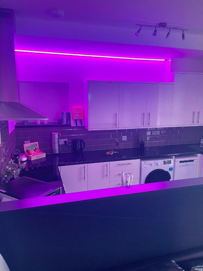 Elegant Studio1 Netflix Bathroom Close To Beach Swansea Exterior photo