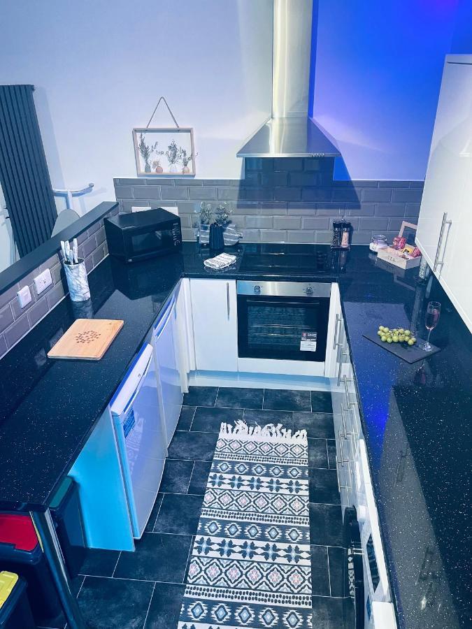 Elegant Studio1 Netflix Bathroom Close To Beach Swansea Exterior photo